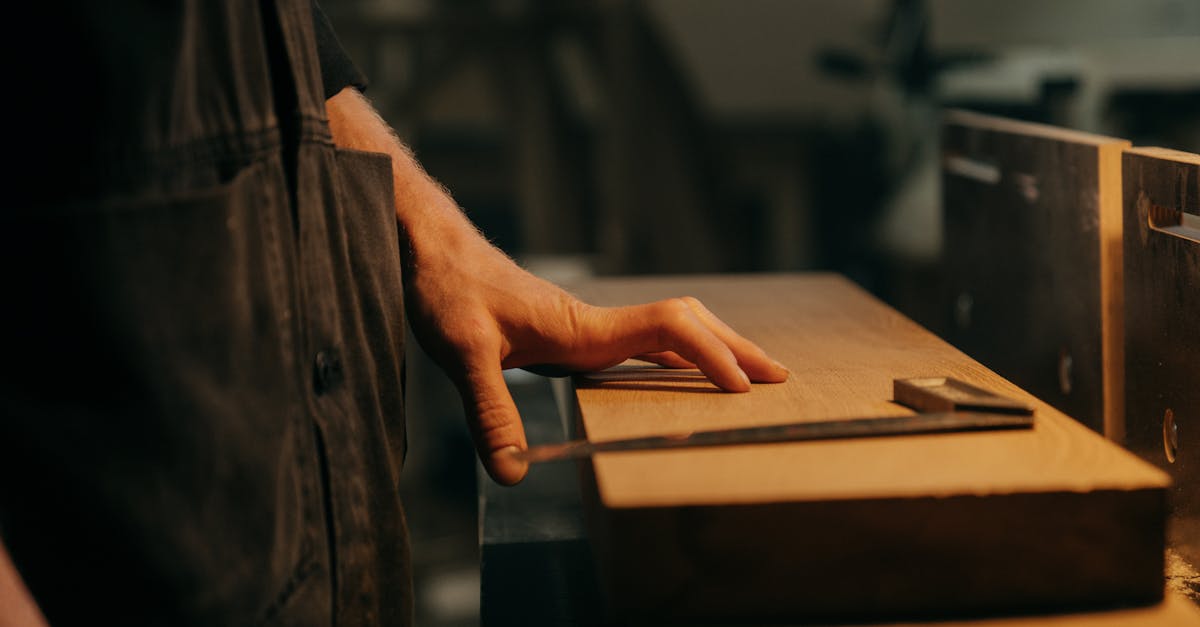 découvrez l'artisanat du menuisier : techniques, outils et conseils pour transformer le bois en créations uniques. apprenez à travailler le bois avec passion et expertise.