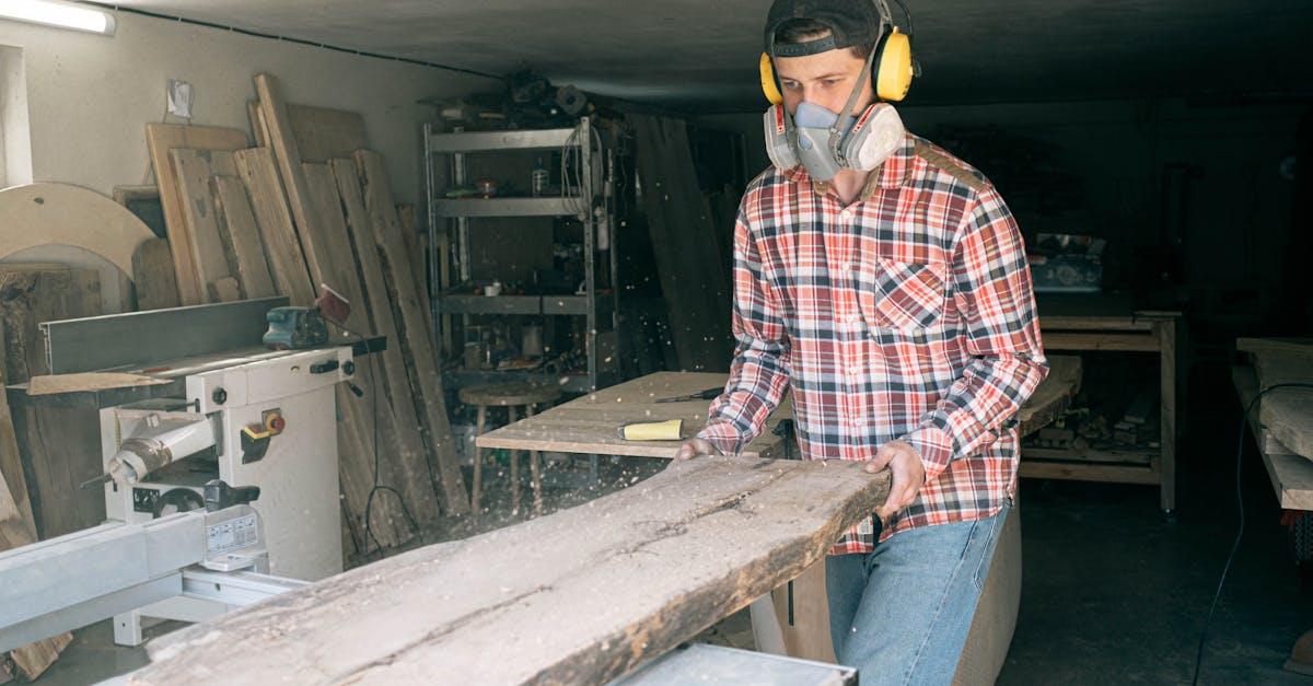 découvrez les finitions en travail du bois qui subliment et protègent vos projets. apprenez à choisir les meilleures techniques de finition pour un rendu esthétique et durable, qu'il s'agisse de vernis, de peintures ou d'huiles. transformez vos créations en chefs-d'œuvre grâce à nos conseils d'experts.