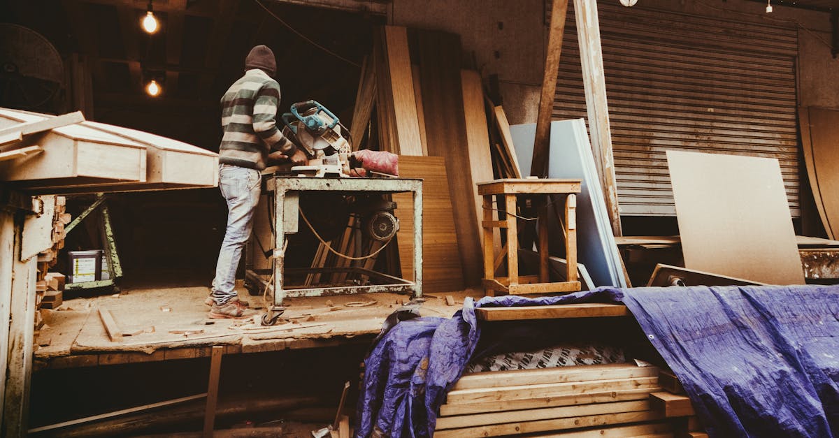découvrez l'univers du menuisier : compétences, techniques et créations de meubles uniques alliant tradition et modernité. explorez les projets inspirants et les astuces pour embellir votre espace grâce au savoir-faire du menuisier.